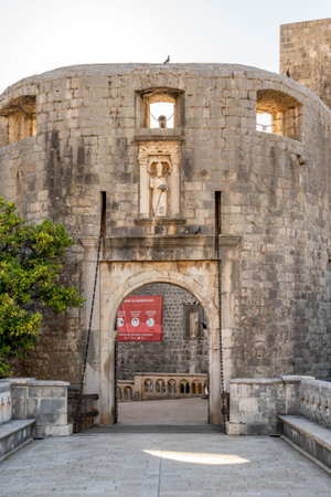 Dubrovnik, Croatia - Aug 22, 2020: Pile gate to Old Town Dubrovnik in summer morningのeditorial素材