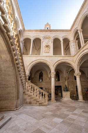 Dubrovnik, Croatia - Aug 22, 2020: Atrium stairs with bronze statue inside Rectors Palace in old townのeditorial素材