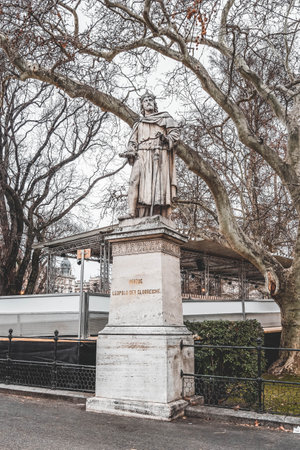 Vienna, Austria - Feb 7, 2020: Statue of Herzoc Leopold Der Clorreiche outside city hall in winter morningのeditorial素材