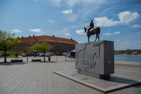 Sonderborg, Denmark 16 May 2023, Equestrian statue of Hans Par in front of Sonderborg Castleのeditorial素材