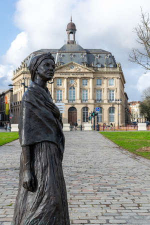 Slave tribute sculpture in Bordeaux, New Aquitaine, France, Europeのeditorial素材