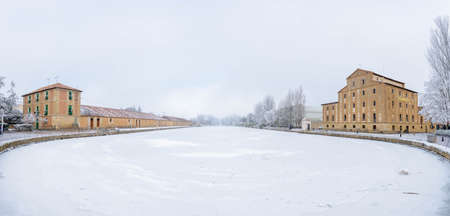 Frozen Castile Canal dock in Medina de Rioseco, Valladolid, Castile and Leon, Spainの写真素材