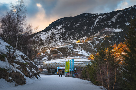 El Tarter, Andorra, Jan 2020 Main ski lift, gondola, of El Tarter town, Grandvalira. Mountains illuminated by sunlight. Ski winter holidays, Pyreneesのeditorial素材