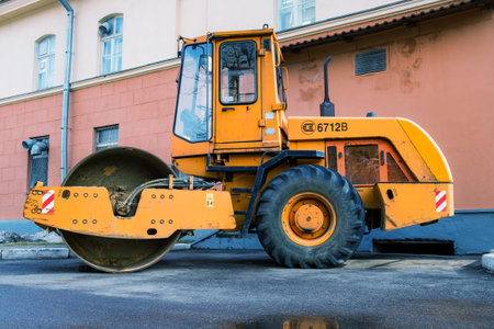 Dirt roller AMKODOR 6712 asphalt paver