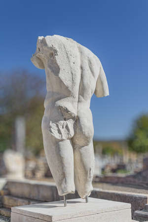 Heroic torso of a God - Hadrianic Baths in Aphrodisias (Turkey) build during Hellenistic and Roman period. In Roman time it was a small city in Caria.のeditorial素材