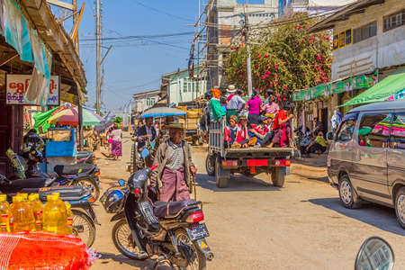 PINDAYA, MYANMAR - FEBRUARY 27:  The crowd on the street at the local market on February 27, 2013 in Pindaya, Myanmar.のeditorial素材