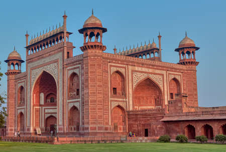 The Taj Mahal entrance, Indiaのeditorial素材