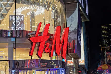 HM store on Broadway New Yorkのeditorial素材