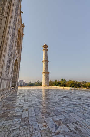 The Taj Mahal minaret, Indiaのeditorial素材