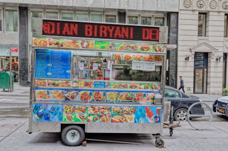 Street food stand at Lower Manhattanのeditorial素材