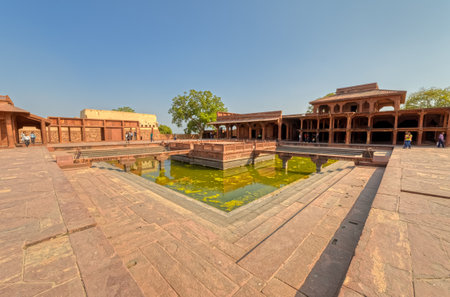 Water pool at Panch Mahal historical place in Uttar Pradesh Indiaのeditorial素材