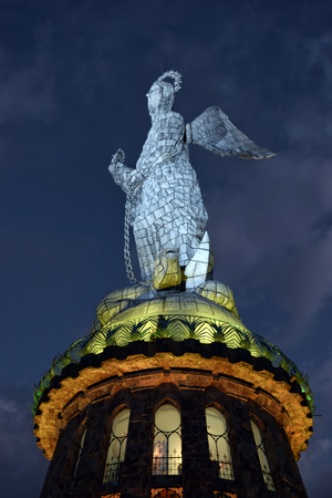 Virgen panesillo quito ecuador lateralの写真素材