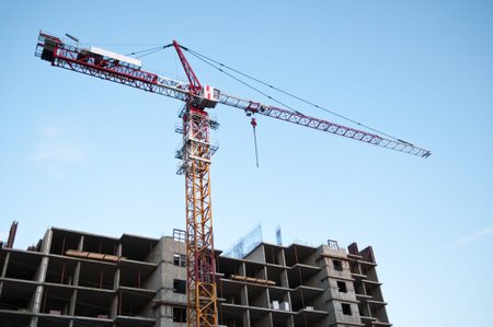 Building of the new high house by the crane