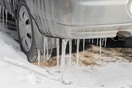 part aitomobilya after freezing rain with iciclesの写真素材