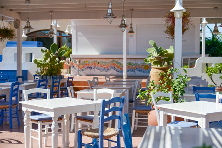 cafe outdoor restaurant table and chair outside snackの写真素材