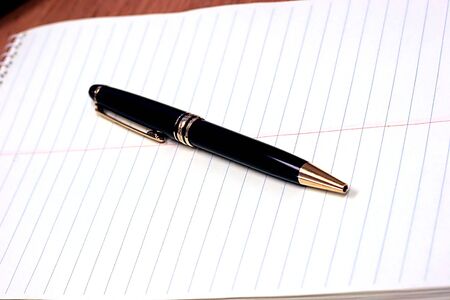 A steno pad with pen waiting for notesの写真素材