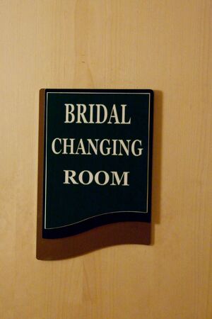 A sign for a bridal changing room on a door.の写真素材