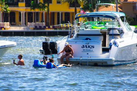 FORT LAUDERDALE, FLORIDA - February, 25, 2018: The Intracoastal Waterway is 3,000-miles long from Boston, Massachusetts, around the southern tip of Florida to Brownsville, Texas.のeditorial素材