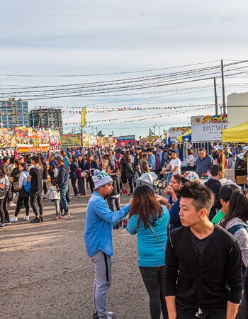 RICHMOND, BRITISH COLUMBIA - May 22, 2016: Since 2000, the Richmond Night Market has grown into the largest Night Market in North America, attracting over 1 million visitors per year.のeditorial素材