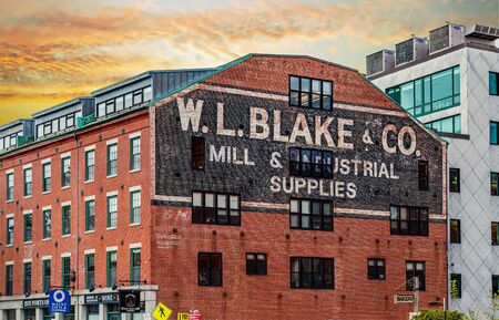 PORTLAND, MAINE - September 12, 2018: Tourism is a huge part of Portland's economy, as cruise ships bring in thousands of tourists to restaurants, bars, landmarks shopping in the waterfront area.のeditorial素材