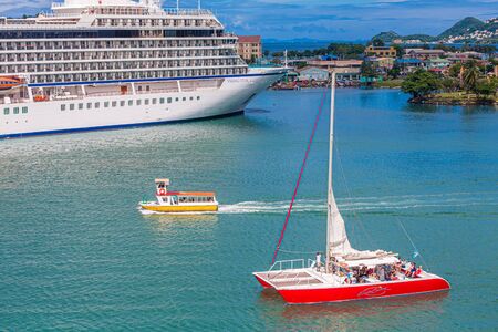 Tour Boats by Cruise Shipのeditorial素材