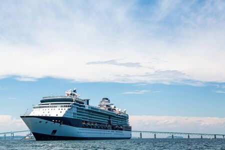 Blue and White Cruise Ship by Bridgeの写真素材