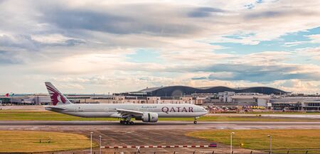 Qatar Airlines at Heathrowのeditorial素材
