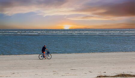 ST. SIMONS, GEORGIA - April 29, 2017: St Simons Island, Georgia is the perfect retirement location for many seniors.のeditorial素材