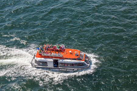 Full Tender at Seaのeditorial素材