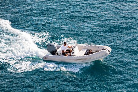 FORT LAUDERDALE, FLORIDA - December 12, 2018: Dade-Broward County is the cultural and economic center of South Florida and is a major leader in boating, tourism, the arts, and the cruising industry.のeditorial素材