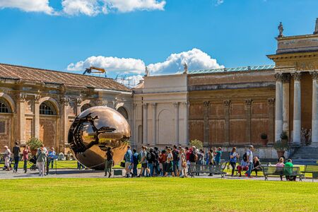 VATICAN CITY - September 25, 2017: There is free access to Saint Peter's Square and Basilica. The Vatican Museums, incorporating the Sistine Chapel, usually charge an entrance fee.のeditorial素材