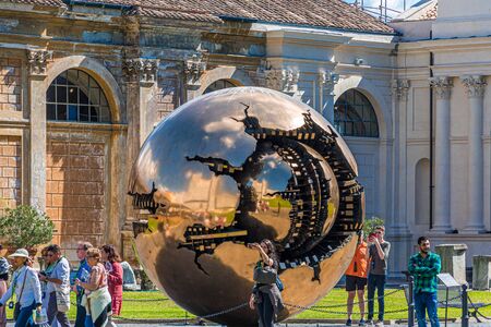 Shere Within a Sphereのeditorial素材