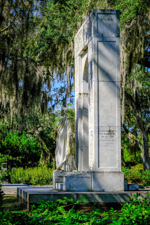 Arch in Bonaventure Cemeteryのeditorial素材