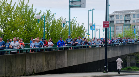 Marathoners Crossing Bridgeのeditorial素材
