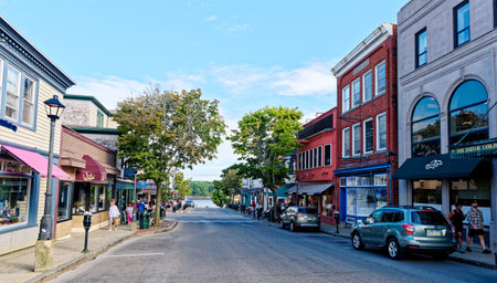 Touists and Shops on Bar Harbor Main Street