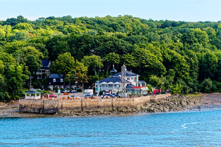Lodge and Restaurant on Shore of Quebecのeditorial素材