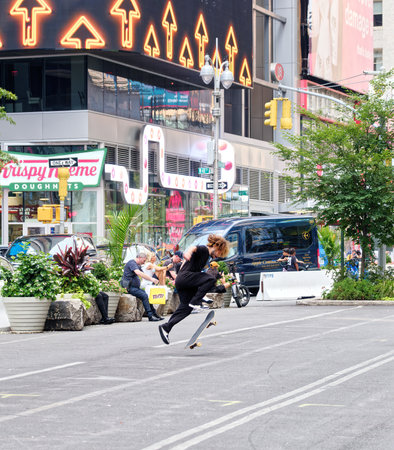 Skateboarder on Broadwayのeditorial素材