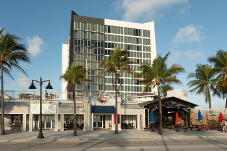 Condo Complex on Fort Lauderdale Beach behind Restaurantsのeditorial素材