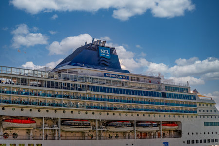 Top of Norwegian Sky in Antiquaのeditorial素材