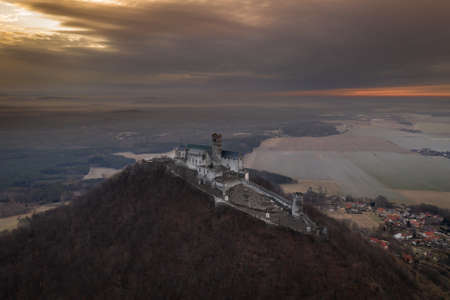 Bezdez Castle is a Gothic castle located some 20 kilometers (12 mi) south of? Esk? L? Pa, in Liberec Region, Northern Bohemia, Czech Republic.のeditorial素材