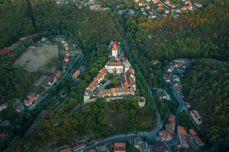 The castle was founded during the 12th century. Between the 14th and 15th centuries, the first cottages appeared below the castle and the hamlet became known as Budy.のeditorial素材