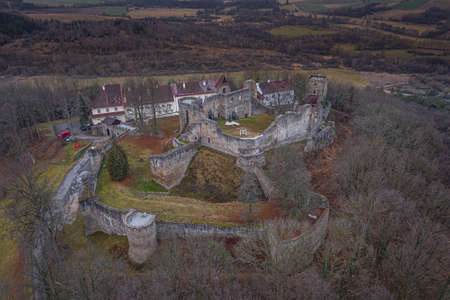 Klenova castle is a large castle located in southwest Bohemia near the town of Klatovy. Only ruins remain from the original castle but the buildings of the new chateau were added in the 19th century.のeditorial素材