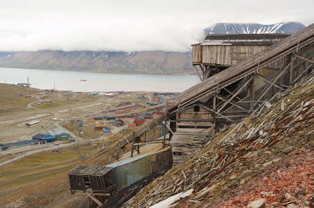 Longyearbyen Norway September January 2011: View to the town of Longyearbyen with the abandoned coal mine at the foreground Norway.のeditorial素材