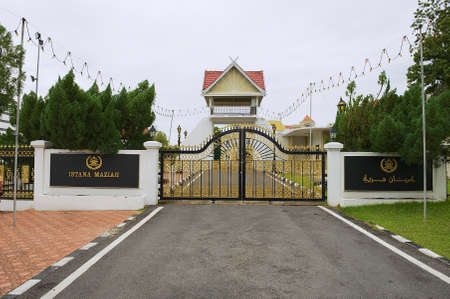 Kuala Terengganu, Malaysia - September 01, 2009: Exterior of the entrance gate to the Sultan's Palace (Istana Maziah) in Kuala Terengganu, Malaysia.のeditorial素材