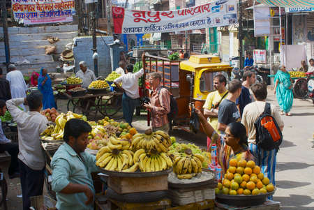 Jodhpur, India - April 06, 2007: Unidentified people sell fruits at the street market in Jodhpur, India.のeditorial素材