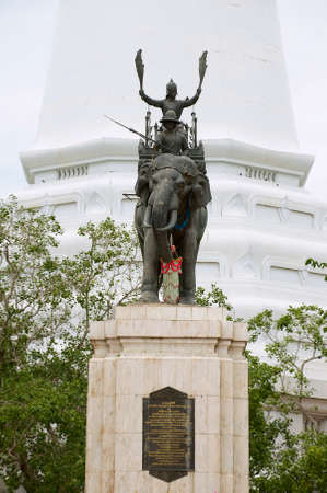 Suphan Buri, Thailand - August 19, 2011: The royal monument of King Naresuan the Great in front of the Don Chedi in Suphan Buri, Thailand. Built to commemorate the victory over the Burmese troops.のeditorial素材