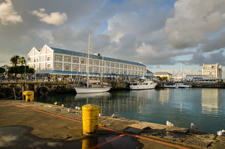 Cape Town harbor, Victoria and Alfred Waterfront sunset. Table mountain, South Africaのeditorial素材