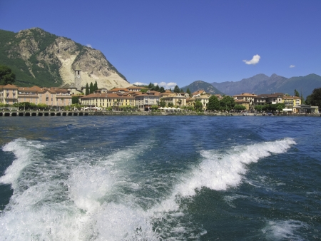 boat wake on lake maggioreの写真素材