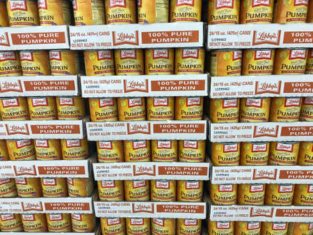Altoona, Wisconsin, November, 3, 2017   Several cans of canned Pumpkin on a grocery store shelfのeditorial素材