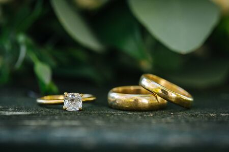 Wedding rings close upの写真素材